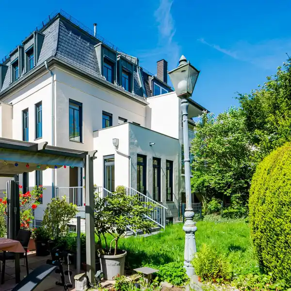 STYLISH VILLA IN EXCLUSIVE LOCATION