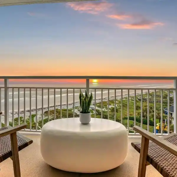 COMPLETELY RENOVATED CONDO WITH LIGHT AND BRIGHT COASTAL VIBES