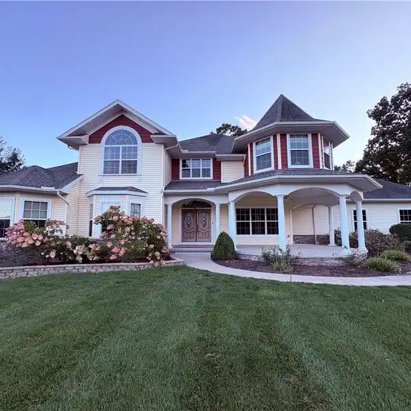 GORGEOUS FRESHLY UPDATED HOME