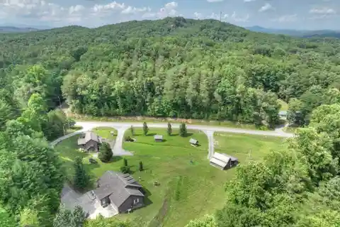 Exceptional Mountain Retreat