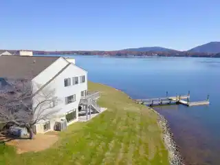 Luxury End Unit Waterfront Town Home