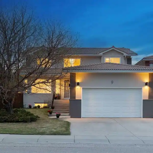 EXTENSIVELY RENOVATED GEM IN SIGNAL HILL