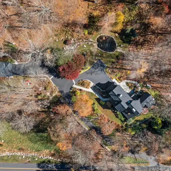 MULTI-GENERATIONAL LIVING IN A NATURE RETREAT