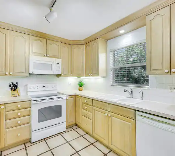 SPECTACULAR PROPERTY IN PINE RIDGE ESTATES