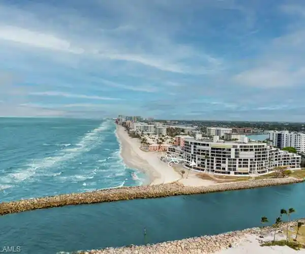 UNIQUE GULF-FACING CONDO