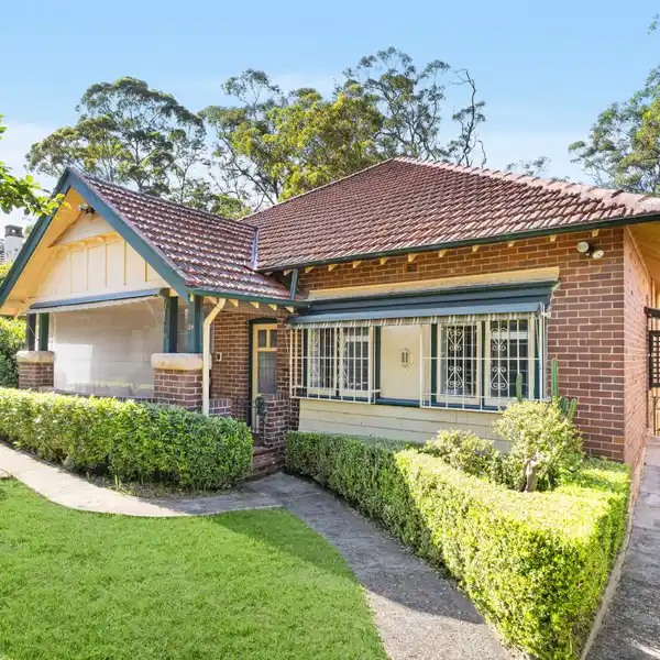 CIRCA 1926 CALIFORNIAN BUNGALOW
