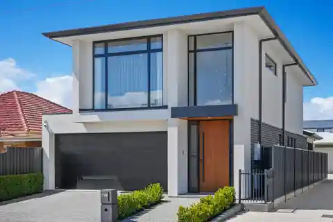 Striking Torrens Title Residence with Designer Elegance