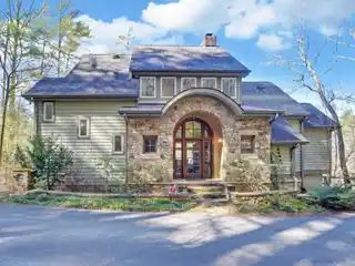 Beautiful Lake Rabun Home