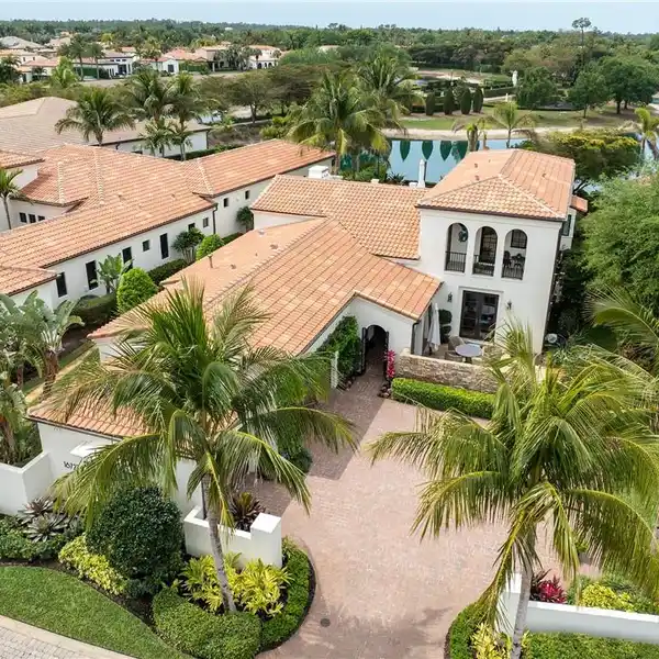 SPECTACULAR HOME IN LUCARNO AT MEDITERRA
