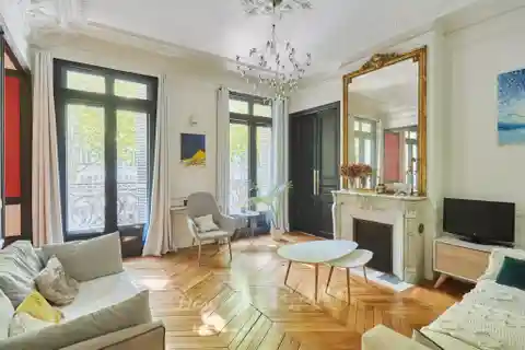 Perfect Condition Flat in Historic Building