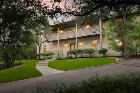 Private Light-Filled Retreat