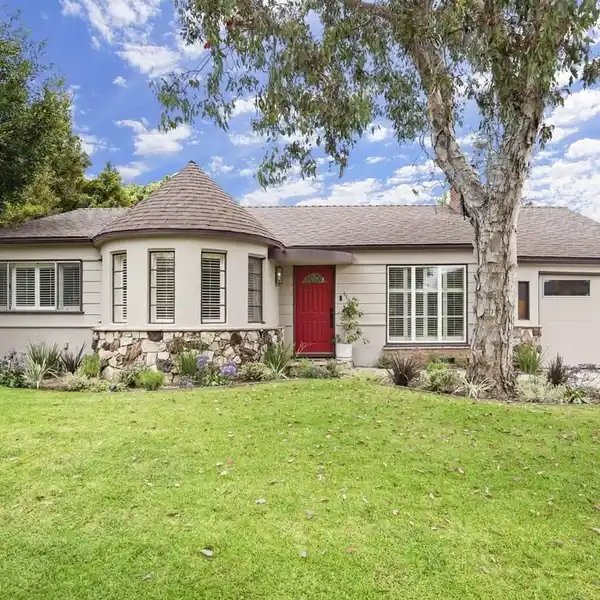 MOVE-IN READY MAR VISTA TREASURE