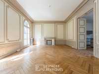 19TH CENTURY MANSION IN THE HEART OF THE CITY
