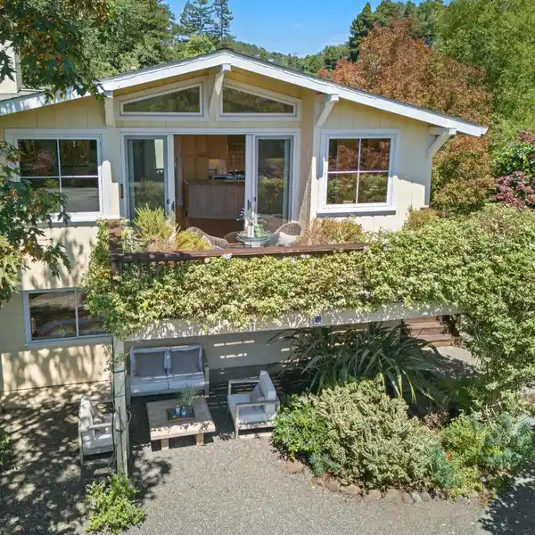 EXCEPTIONAL HOME IN COVETED BOYLE PARK