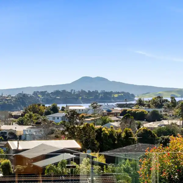 SEA VIEWS FROM A PRIVATE CORNER SITE