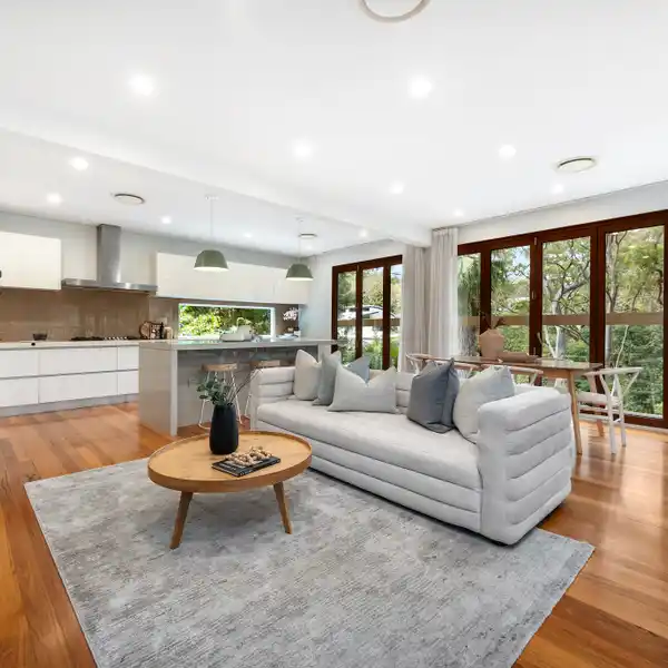 DELIGHTFUL HOME IN A PEACEFUL SETTING