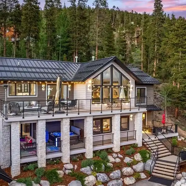 REFINED LUXURY MOUNTAIN RETREAT