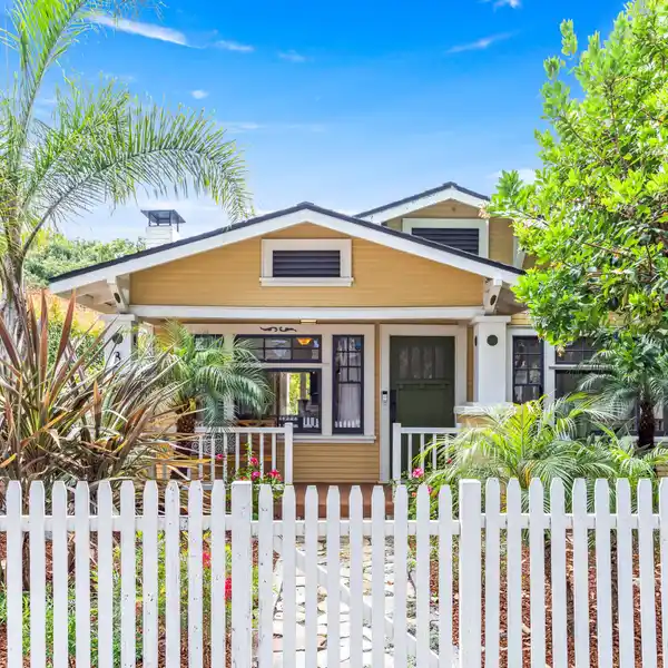 CLASSIC CRAFTSMAN BLENDS TIMELESS CHARACTER WITH QUALITY MODERN UPDATES