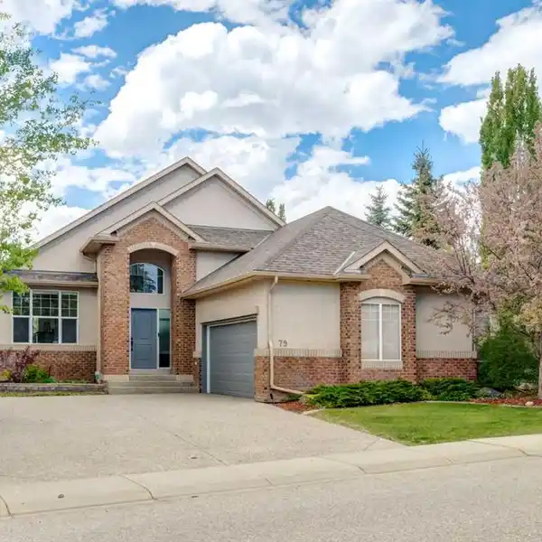 EXCLUSIVE BUNGALOW IN DISCOVERY RIDGE