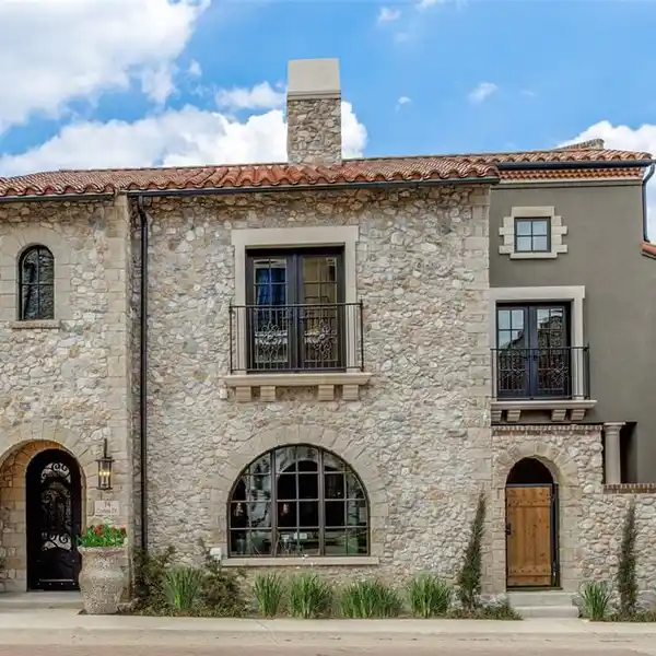 CUSTOM CASITA HOME IN WESTLAKE ENTRADA