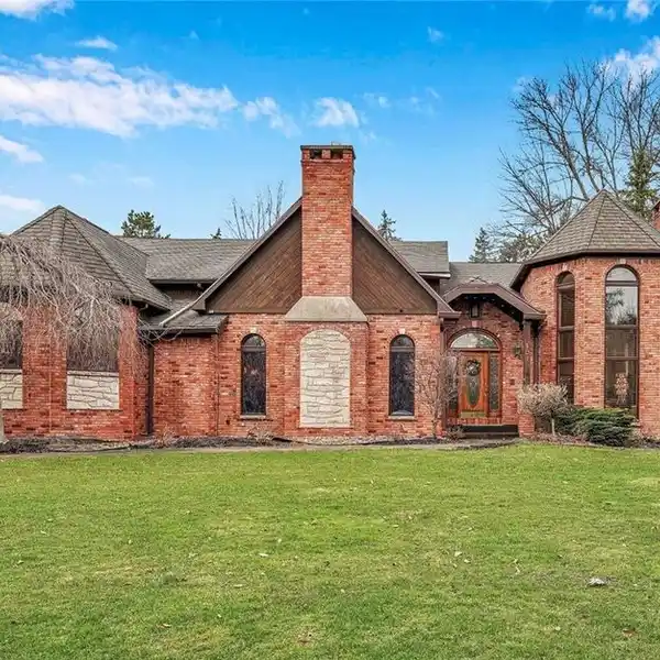 ALL-BRICK COLONIAL IN ROXBURY PARK