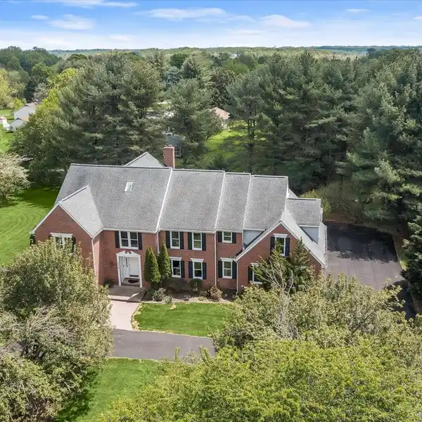 MAGNIFICENT PROPERTY IN THE COVETED GLENELG ESTATES