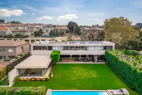 A Refined Masterpiece of Contemporary Design