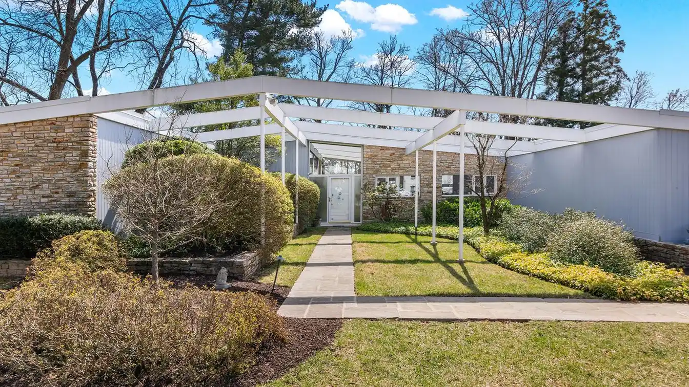 Updated Mid-century Modern Rancher