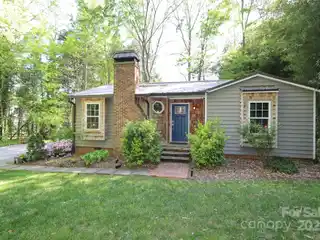 Rare Fully Renovated Cottage