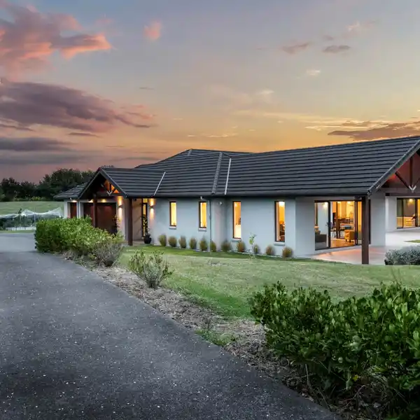 SUBSTANTIAL HOME IN THE PRESTIGIOUS LEGGETT LANE COUNTRY ESTATE