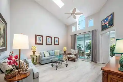 Amazing Value in the Heart of Naples