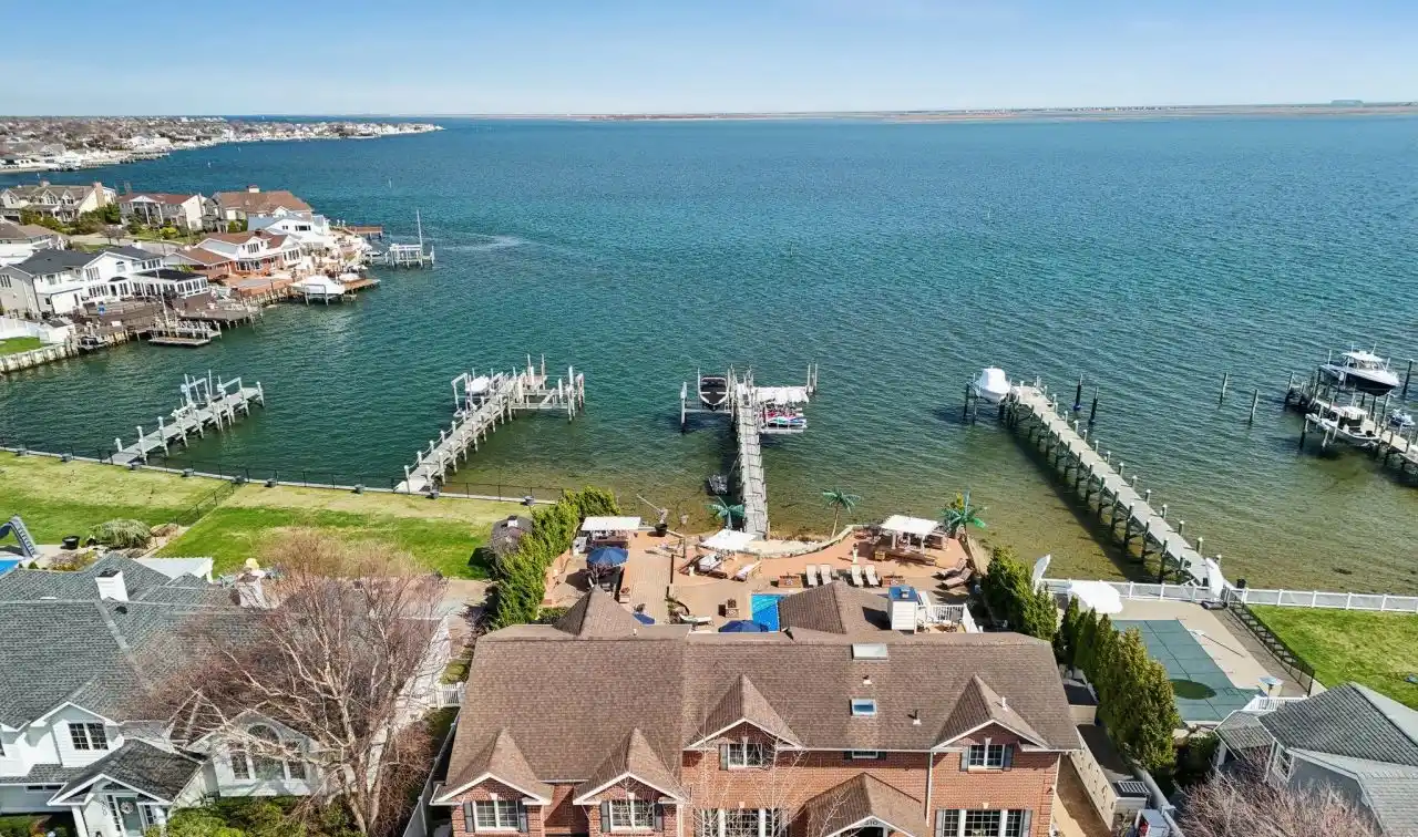 Breathtaking Bayfront Colonial Retreat