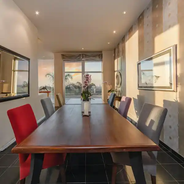 BESPOKE RESIDENCE HIGH UP ON THE HILLS OF HOUGHTON ESTATE