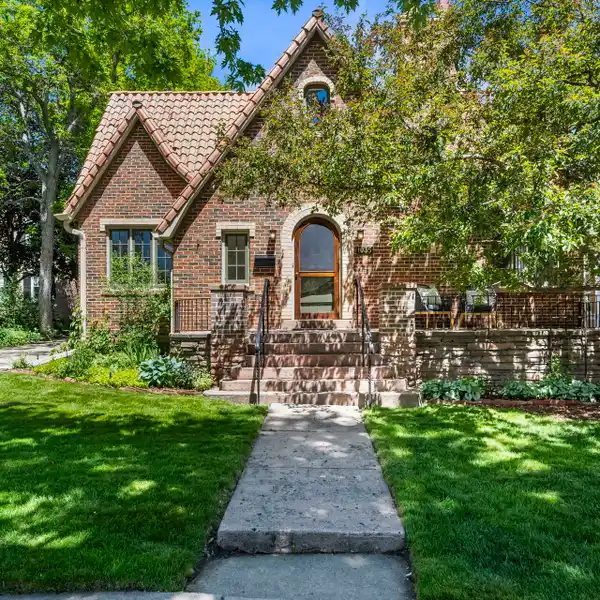 HISTORIC CHARM MEETS MODERN COMFORT