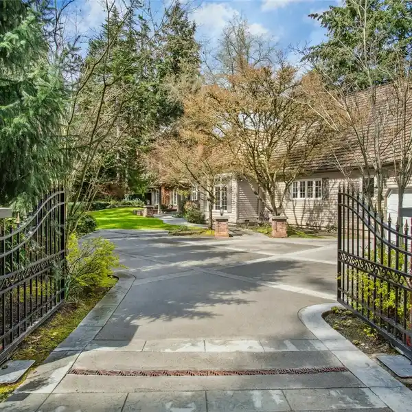 EXQUISITELY UPDATED ESTATE