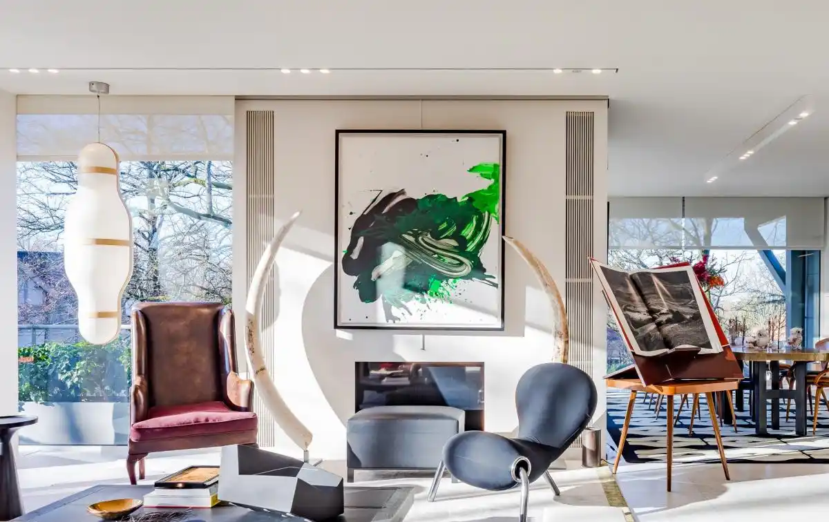 Top-floor Penthouse in the Sought-after Observatoire District