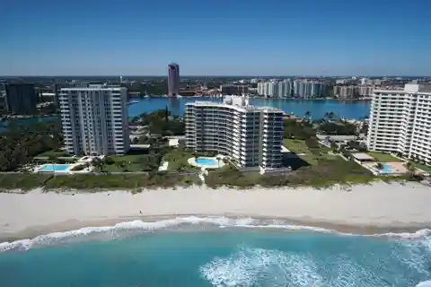 Custom Designed Combo Unit with Sweeping Views