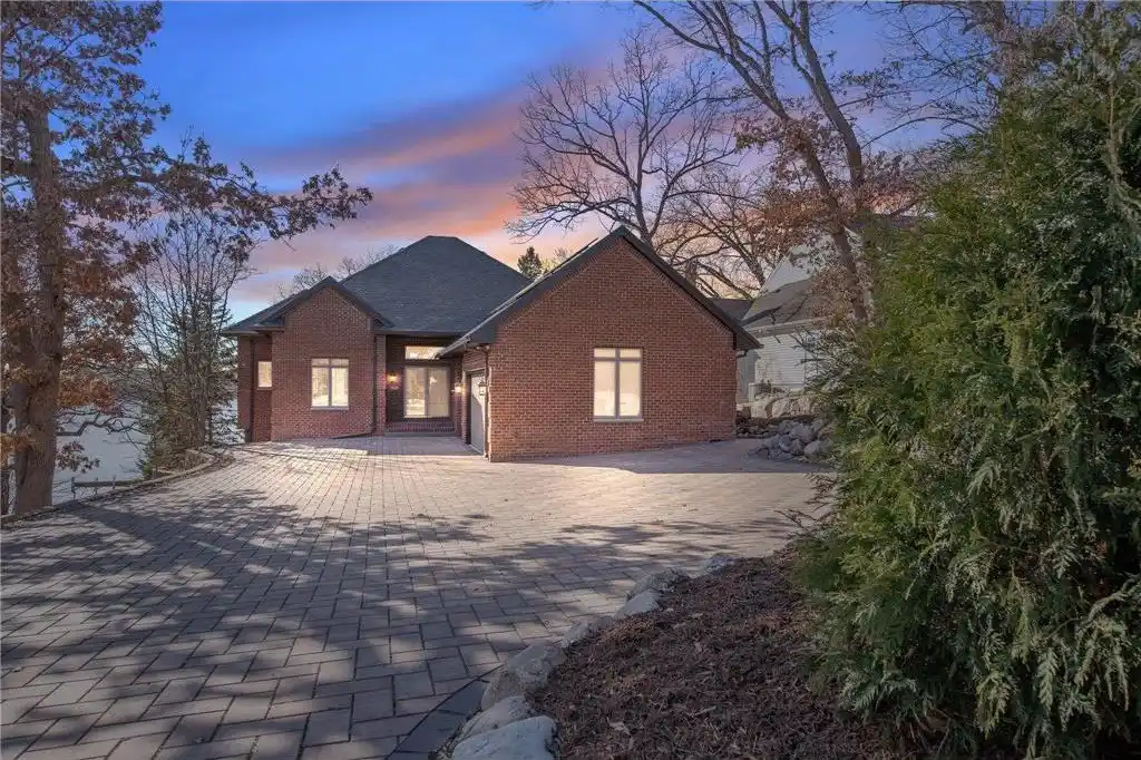 Wonderful West Facing Lake Johanna Lakefront Gem