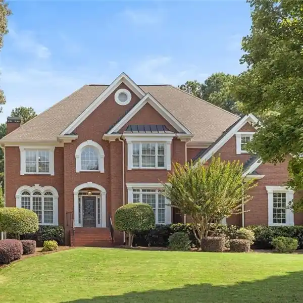 BEAUTIFUL MOVE-IN READY HOME