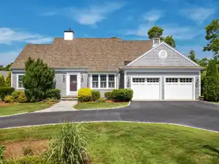 Gem in Cotuit Meadows