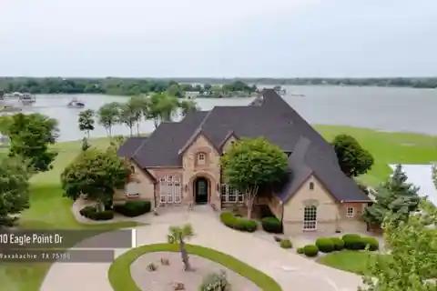 Impressive Lakefront Home