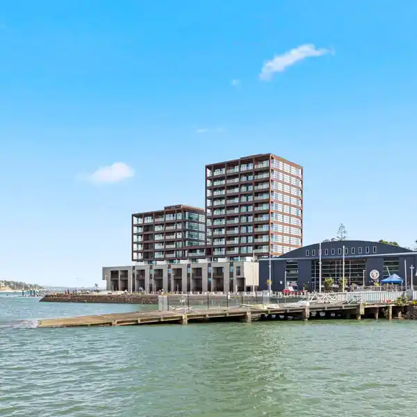 LUXURY PENTHOUSE AT CATALINA BAY APARTMENTS