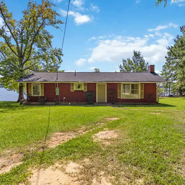 DEEP WATER PARADISE ON THE MAIN CHANNEL