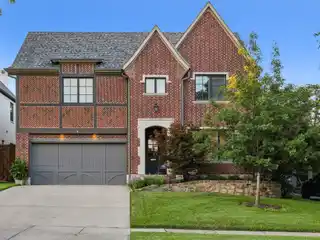 Elegance and Comfort in Lakewood Hills