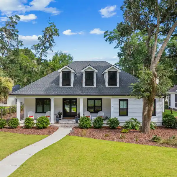 EXCEPTIONAL CUSTOM HOME IN COOSAW POINT