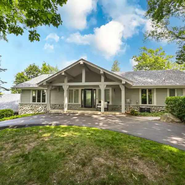 RENOVATED LUXURY RESIDENCE ON UPPER NASHOTAH LAKE
