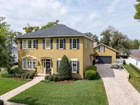 CLASSICALLY DESIGNED FAMILY HOME IN WINTER PARK