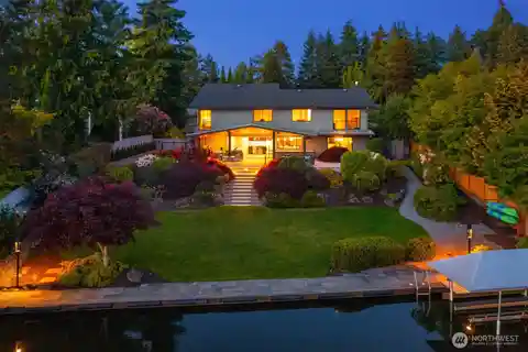 Extraordinary Waterfront Home in Newport Shores