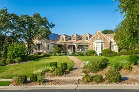 Elegant Home in Prestigious Azul