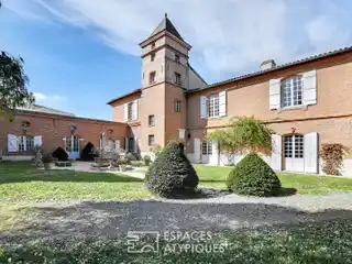 Spacious Estate Minutes from Transit